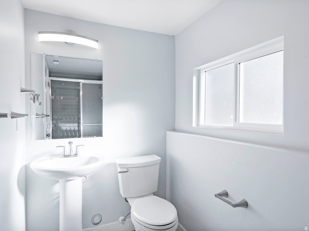 6935 BONNIE ARLENE DR West Valley City, UT 84128