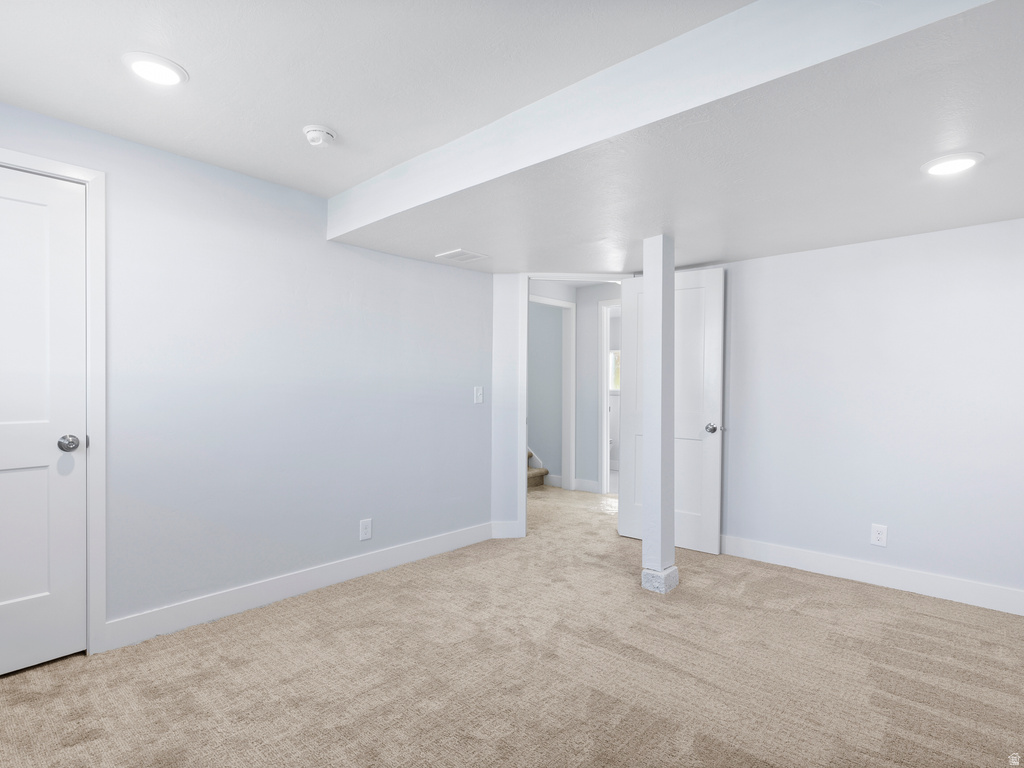 6935 BONNIE ARLENE DR West Valley City, UT 84128