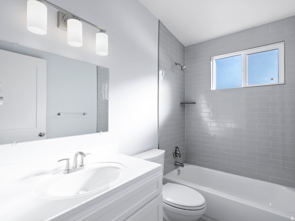 6935 BONNIE ARLENE DR West Valley City, UT 84128