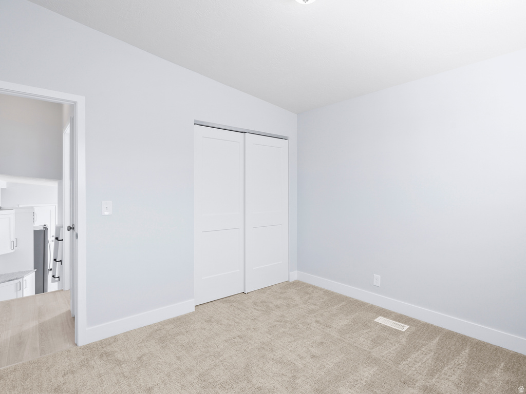 6935 BONNIE ARLENE DR West Valley City, UT 84128