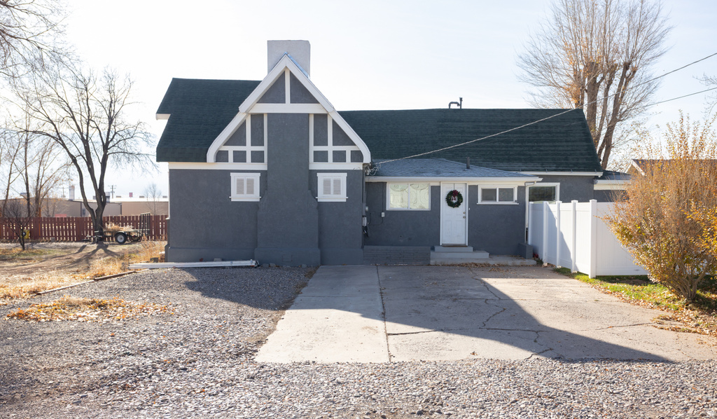 153 W 800 S Richfield, UT 84701