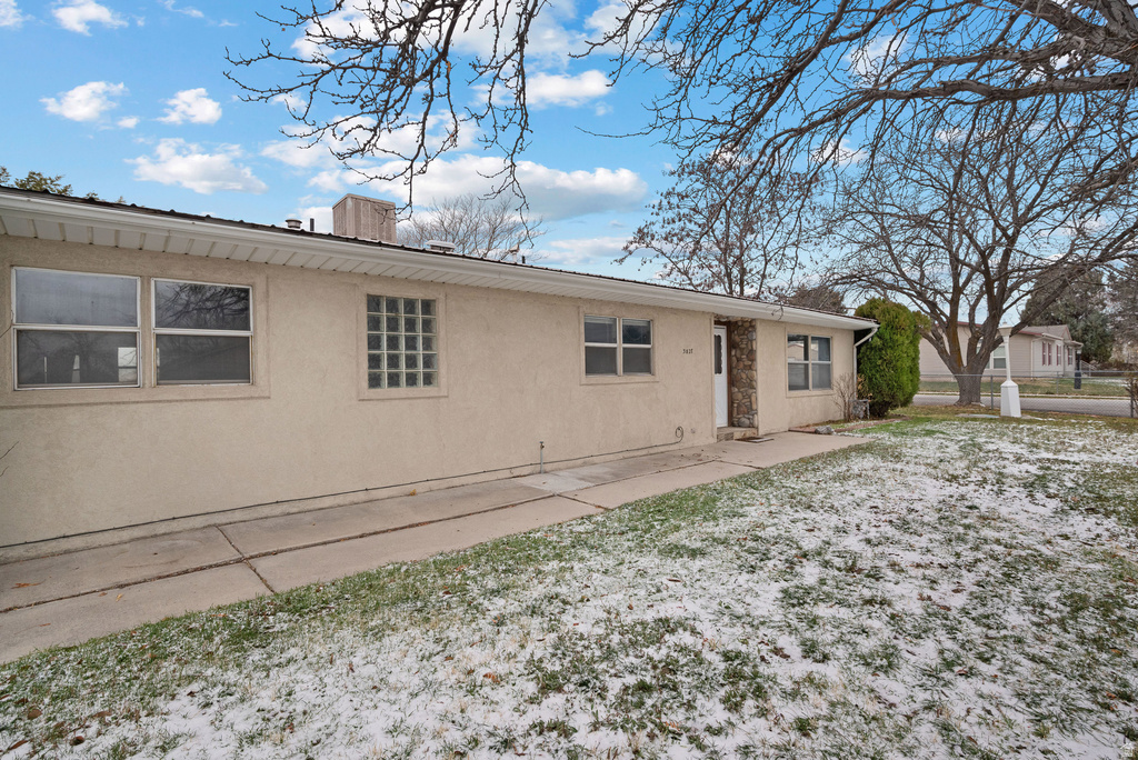 3827 W COUNTRY SQUIRE DR West Jordan, UT 84088