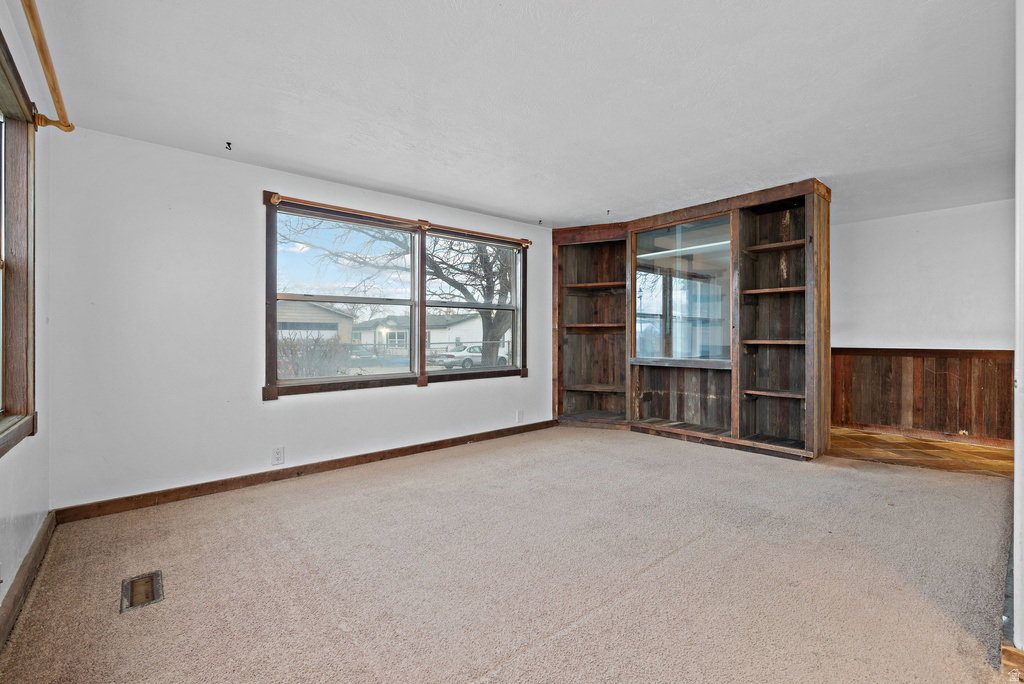 3827 W COUNTRY SQUIRE DR West Jordan, UT 84088