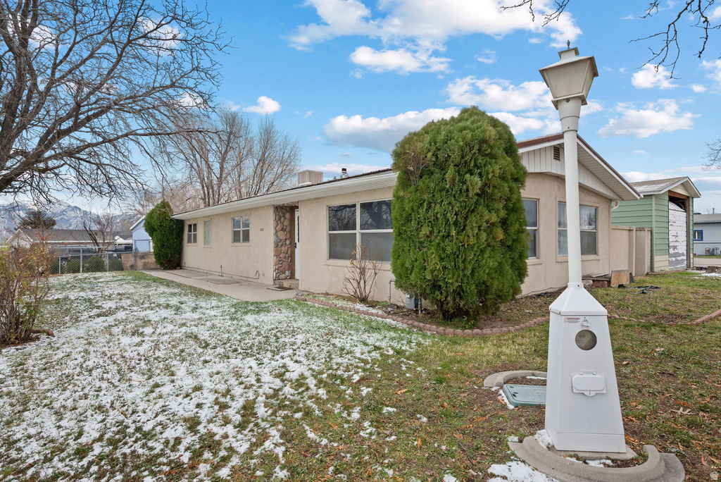 3827 W COUNTRY SQUIRE DR West Jordan, UT 84088