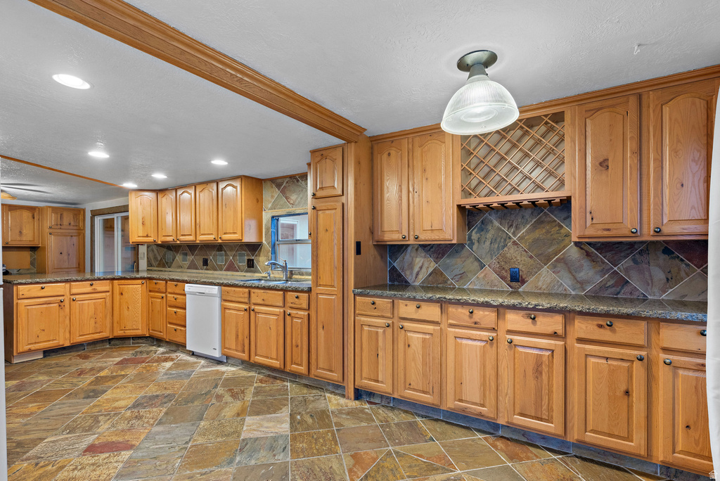 3827 W COUNTRY SQUIRE DR West Jordan, UT 84088