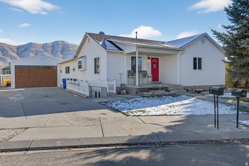 4072 N WHITE PINE RD Eagle Mountain, UT 84005