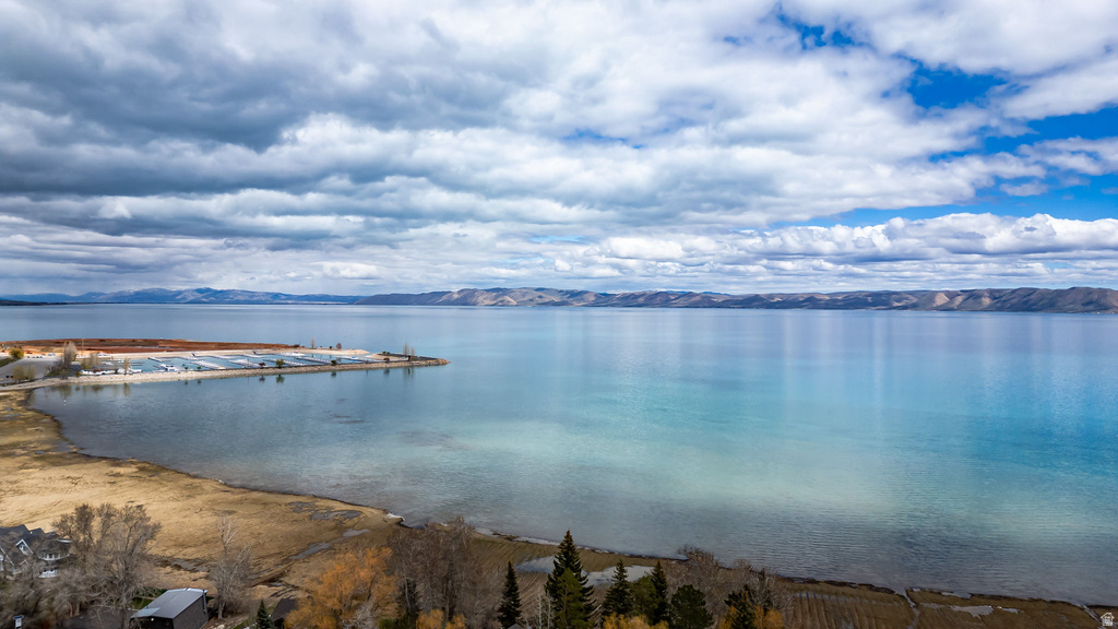 559 N BLUE LAKE ST Garden City, UT 84028