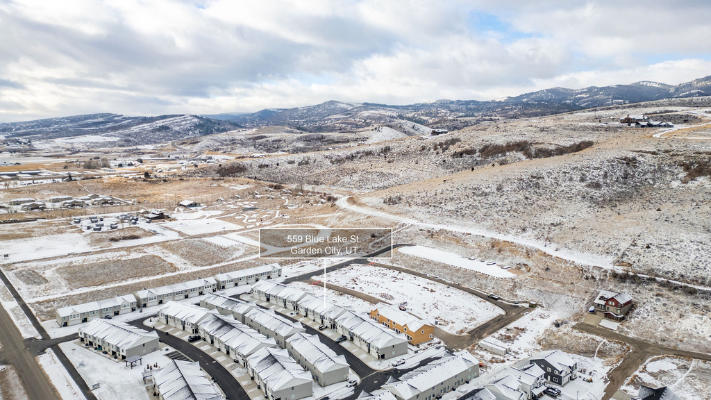 559 N BLUE LAKE ST Garden City, UT 84028