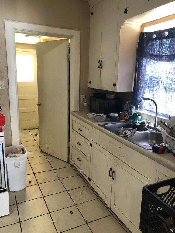 1067 S NAVAJO ST Salt Lake City, UT 84104