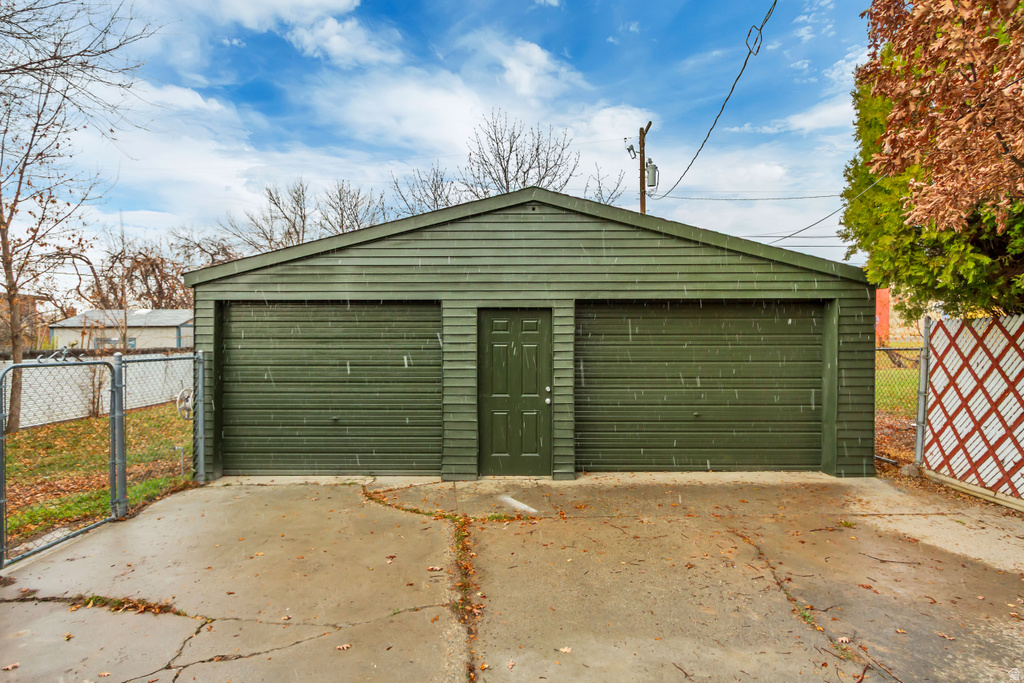 821 NIBLEY CIR Salt Lake City, UT 84106