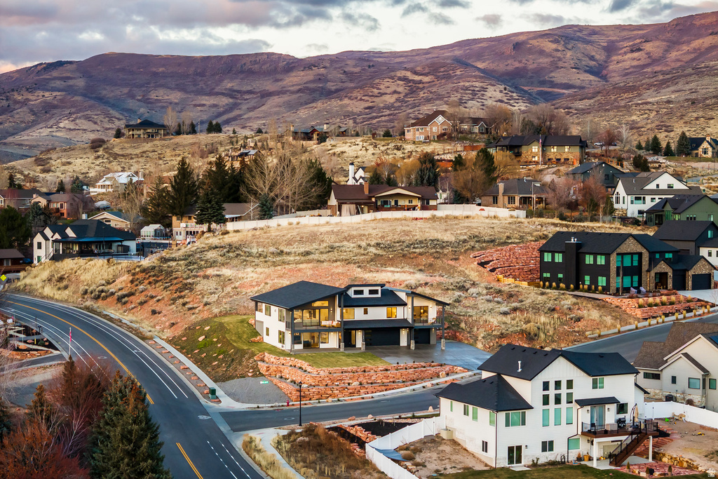 975 E MILL RD Heber City, UT 84032