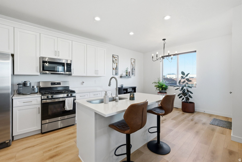 8252 W CASCADE VIEW WAY Magna, UT 84044