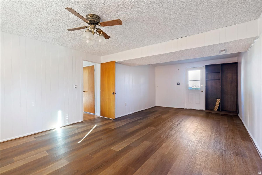 1091 E LARKSPUR DR Sandy, UT 84094