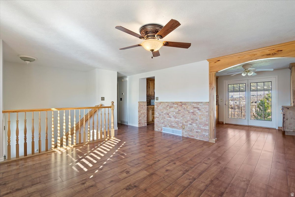 1091 E LARKSPUR DR Sandy, UT 84094