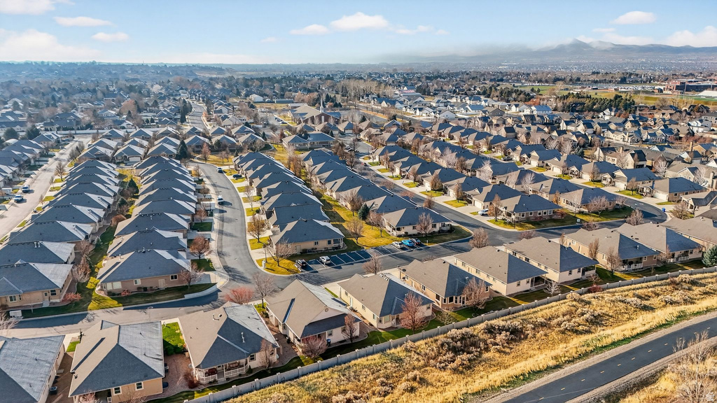 687 E 3420 N Lehi, UT 84043