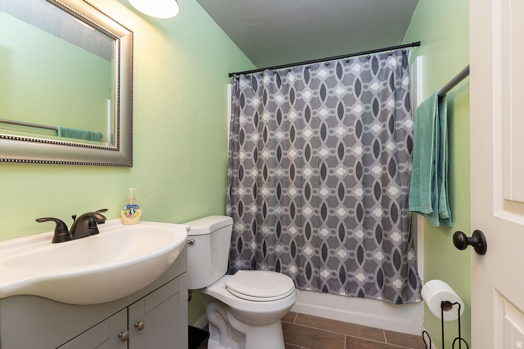 2101 E RAVINE RD Enoch, UT 84721