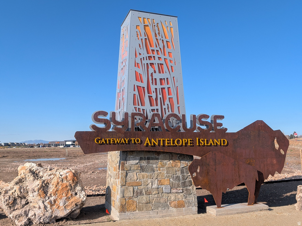 731 S 3050 W Syracuse, UT 84075