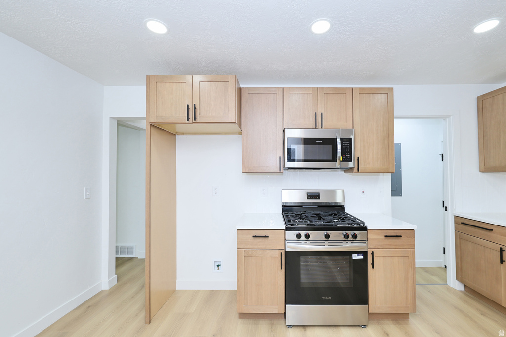 257 W CORNELL DR Midvale, UT 84047