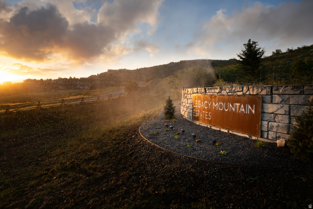 5977 E LEGACY MOUNTAIN DR Huntsville, UT 84317