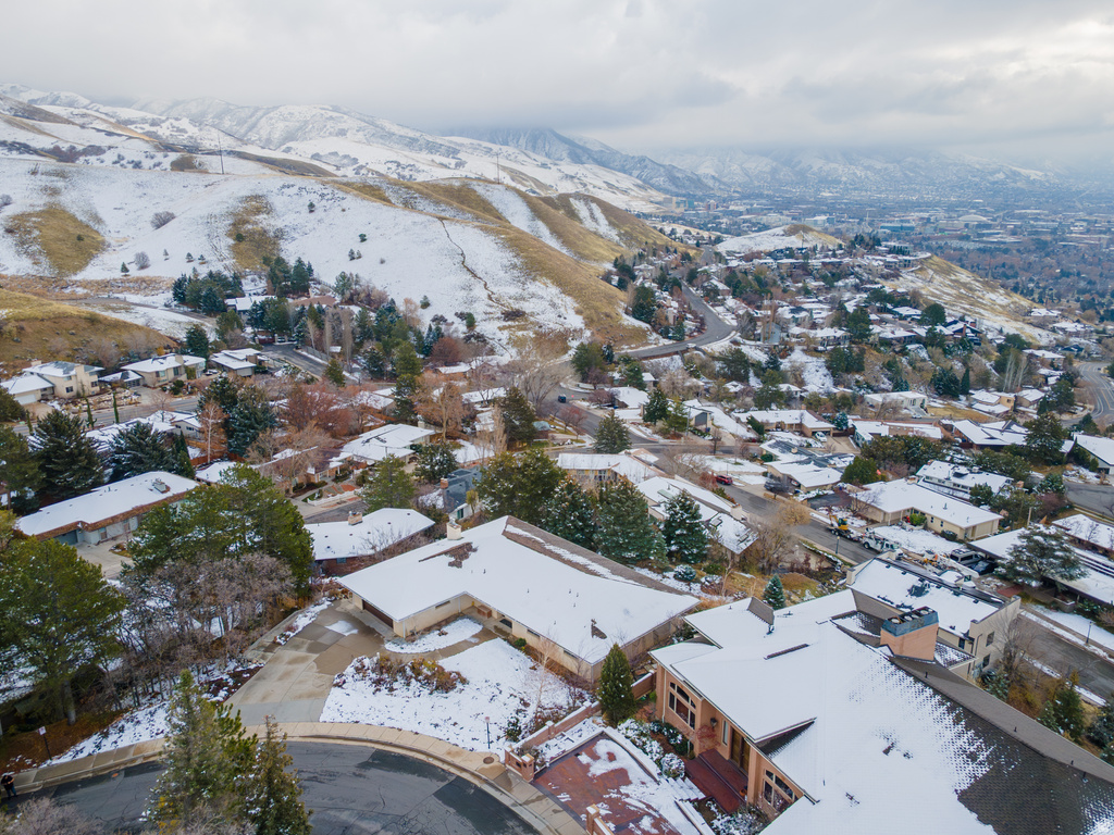 828 E EDGEHILL RD Salt Lake City, UT 84103