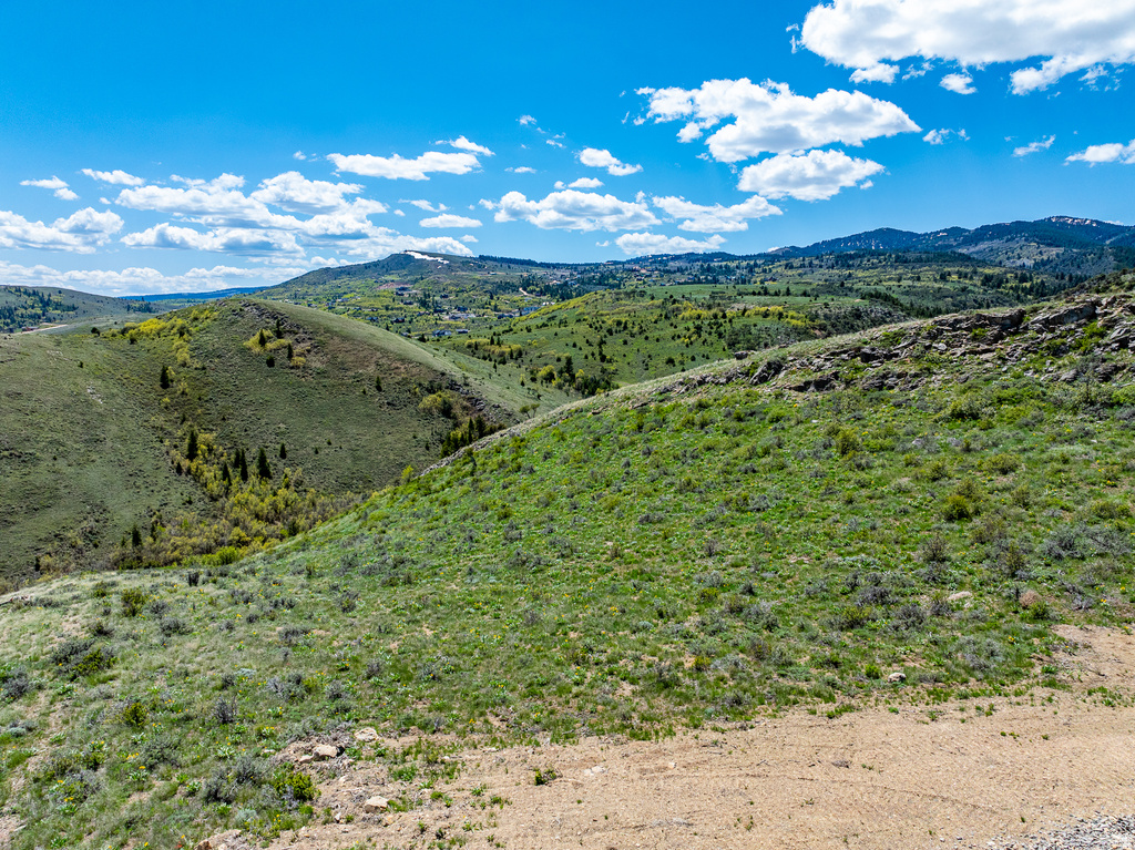 265 N ELKSRIDGE RD Garden City, UT 84028