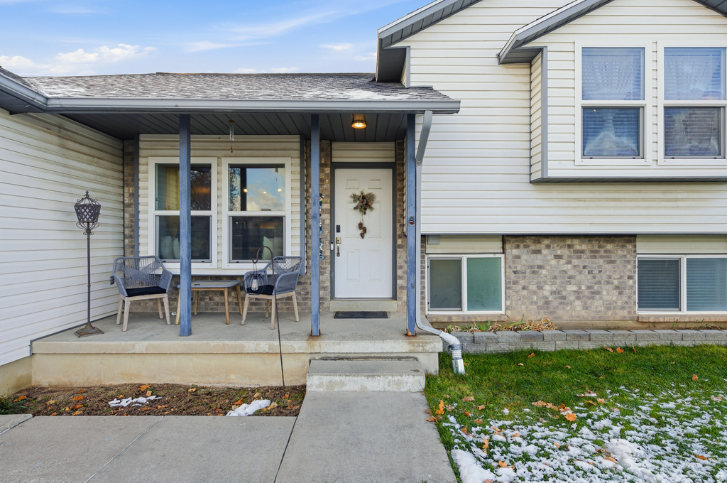 1143 W 1640 N Clinton, UT 84015