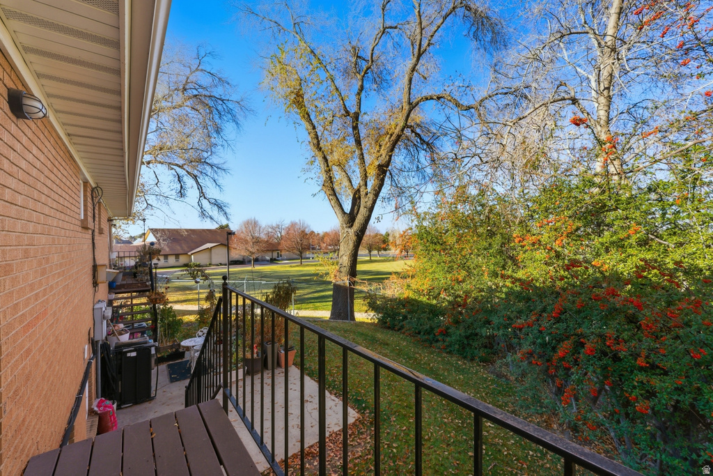 2569 E CANTERBURY LN Cottonwood Heights, UT 84121