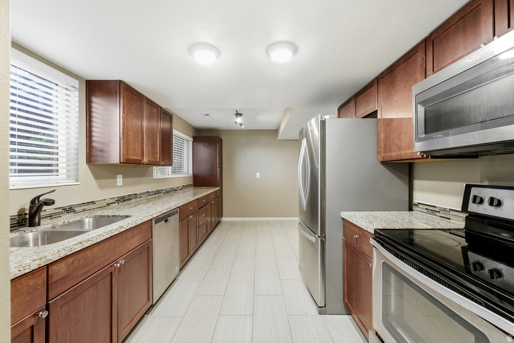 2569 E CANTERBURY LN Cottonwood Heights, UT 84121