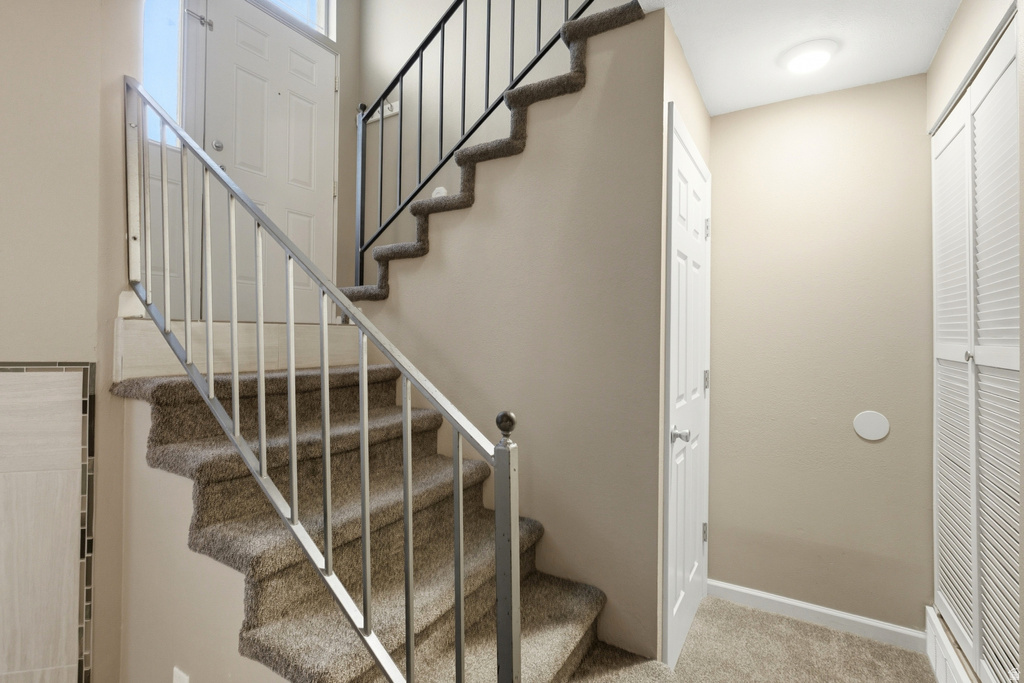 2569 E CANTERBURY LN Cottonwood Heights, UT 84121