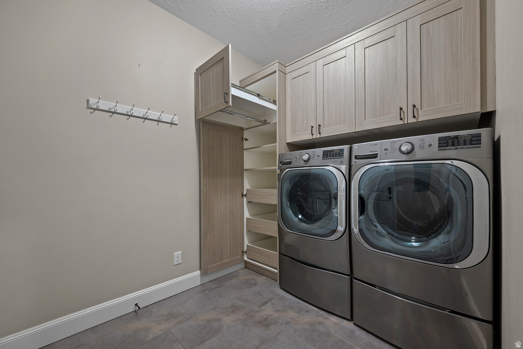 10489 S HARVEST GLORY DR South Jordan, UT 84095