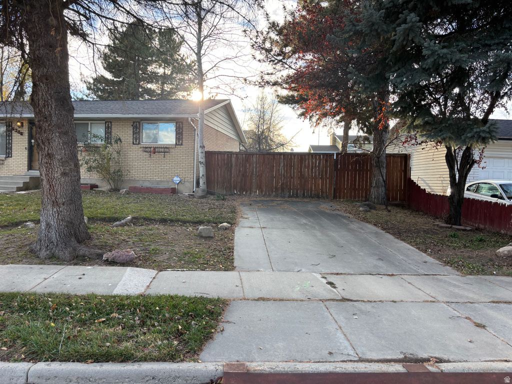 5346 S QUEENSWOOD DR Taylorsville, UT 84129