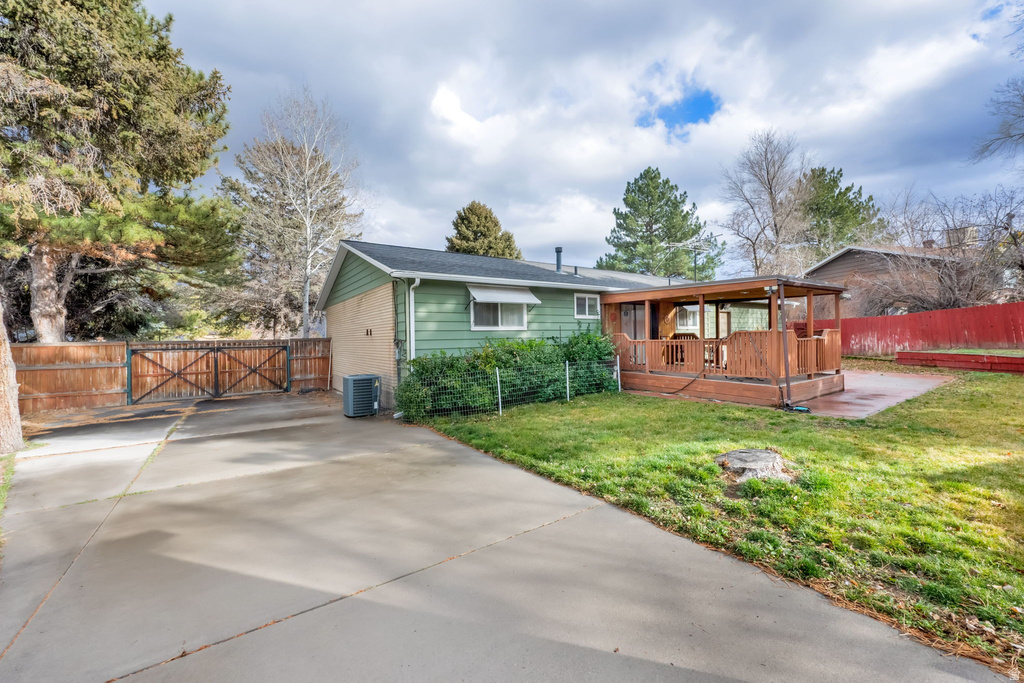 5346 S QUEENSWOOD DR Taylorsville, UT 84129