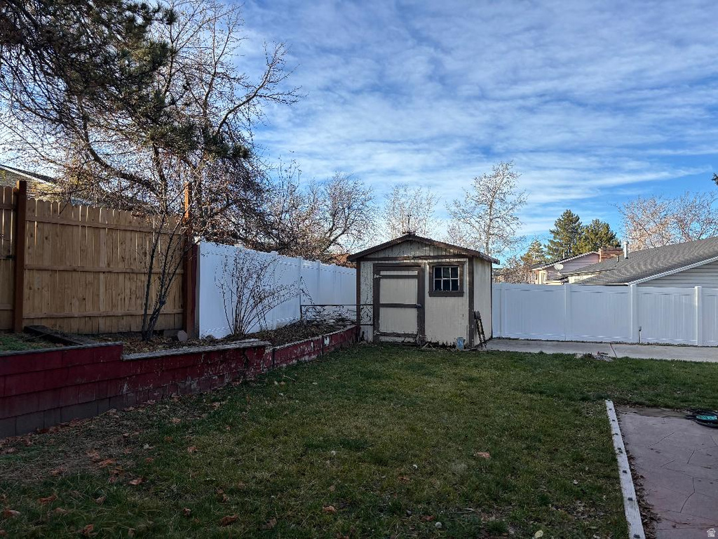 5346 S QUEENSWOOD DR Taylorsville, UT 84129