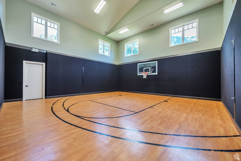 2993 E SCENIC VALLEY LN Sandy, UT 84092