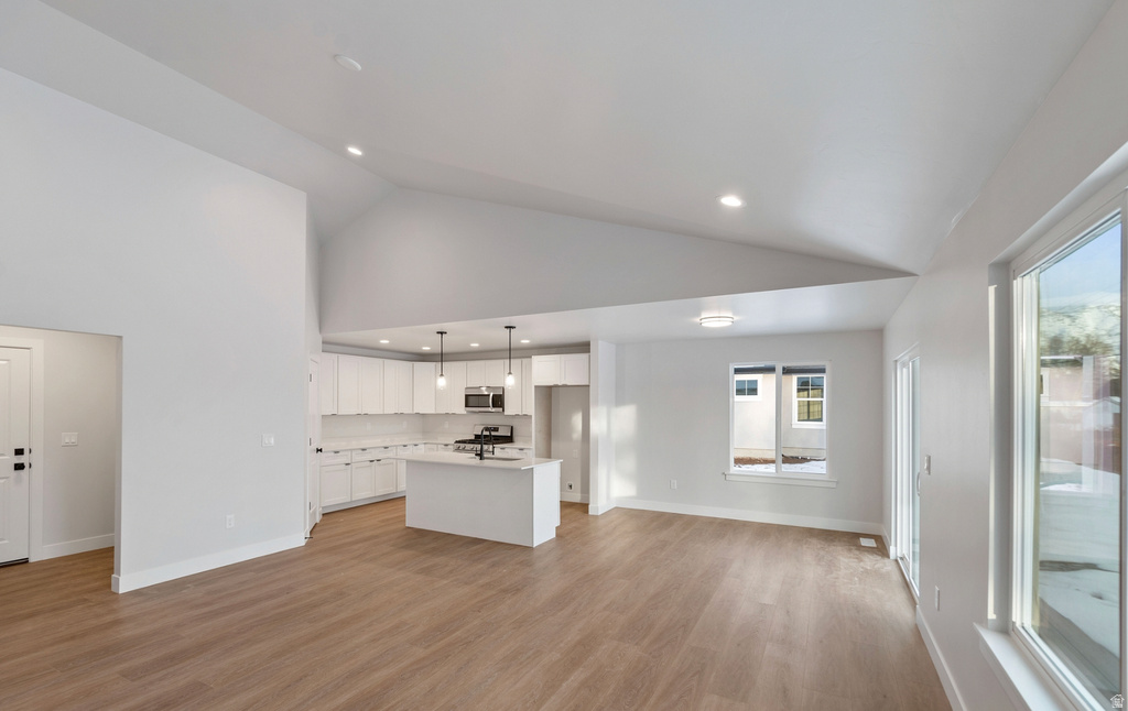 5947 W 4600 S Hooper, UT 84315