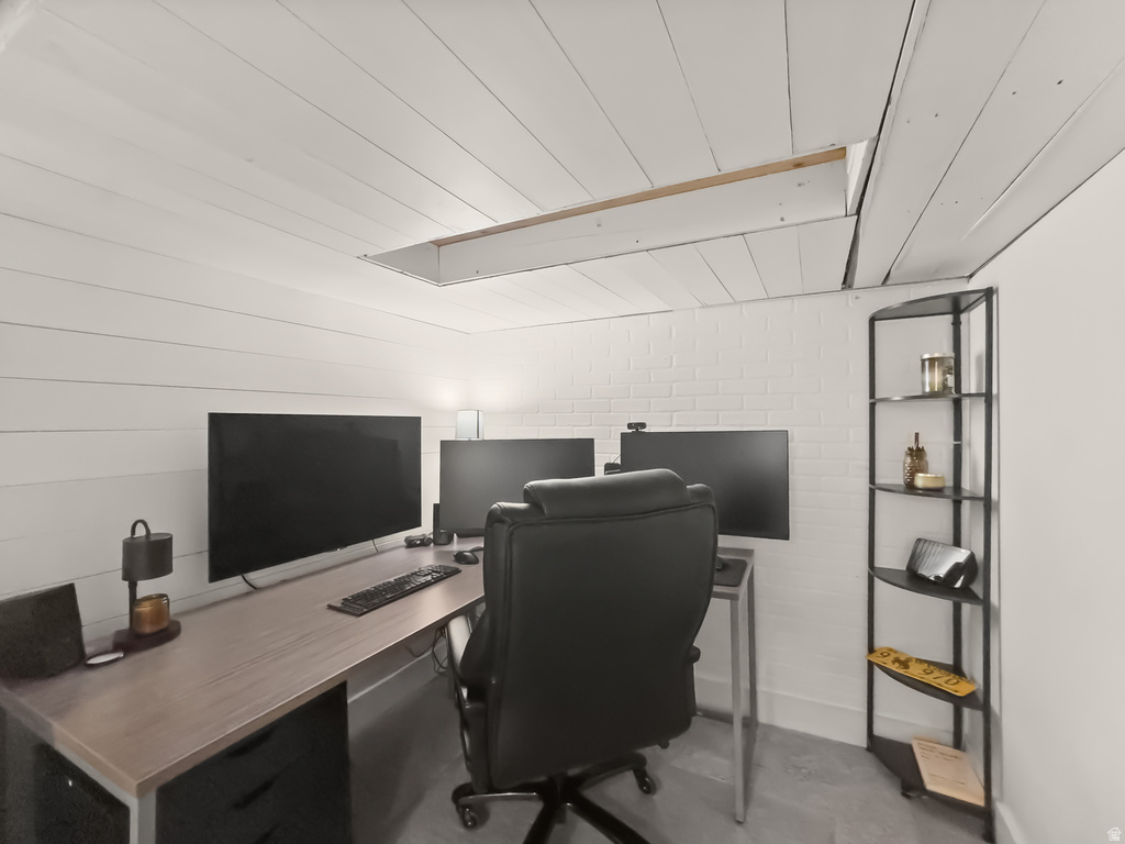 106 S 100 E Farmington, UT 84025