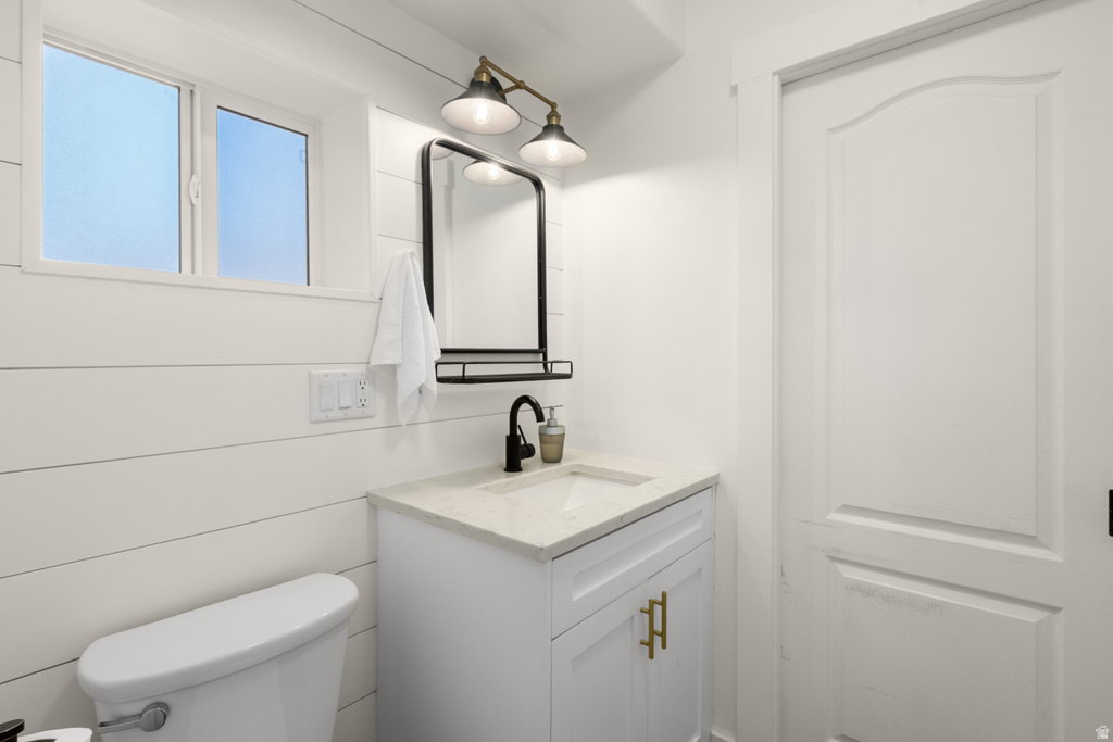 106 S 100 E Farmington, UT 84025