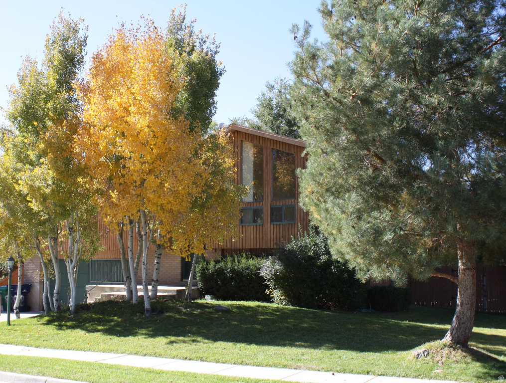 8888 S RENEGADE RD Sandy, UT 84093