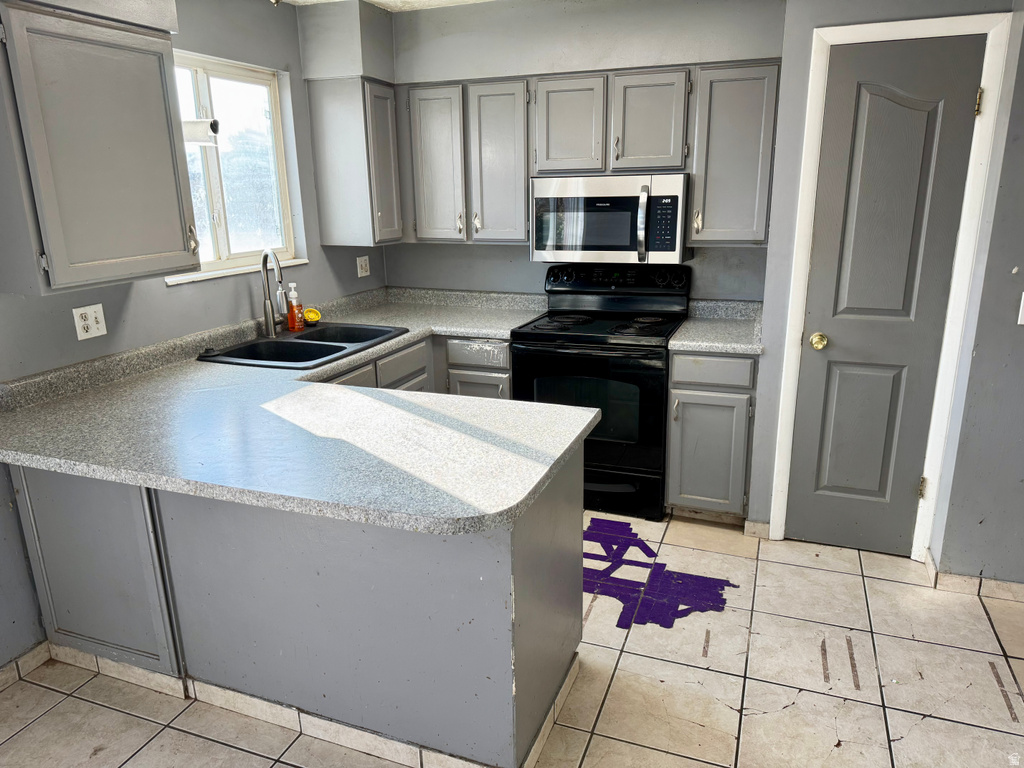 2093 W CHATEAU AVE Taylorsville, UT 84129