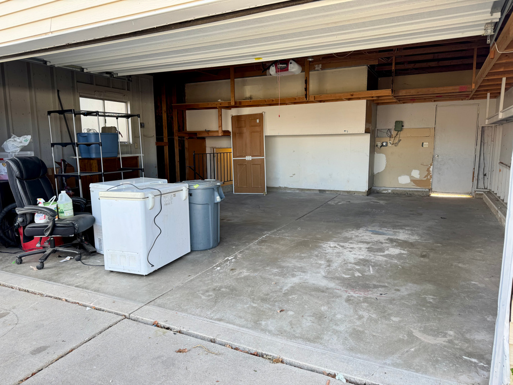 2093 W CHATEAU AVE Taylorsville, UT 84129