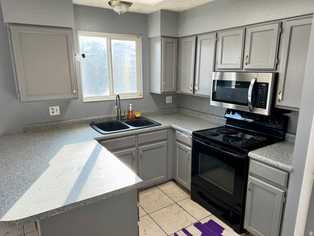 2093 W CHATEAU AVE Taylorsville, UT 84129