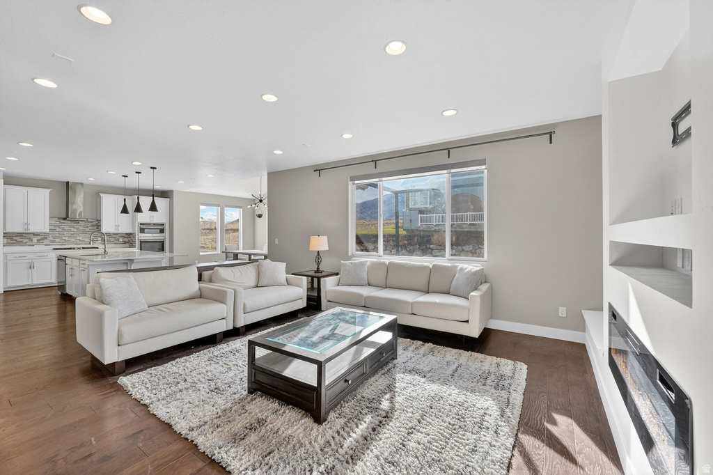 1907 S CENTENNIAL BLVD Saratoga Springs, UT 84045