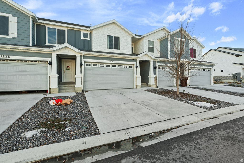 1832 E EAGLE VIEW LN Eagle Mountain, UT 84005