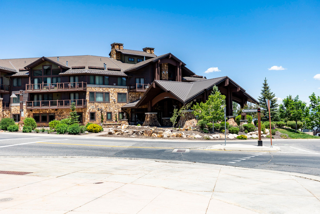 2100 W FROSTWOOD BLVD #3164 Park City, UT 84098