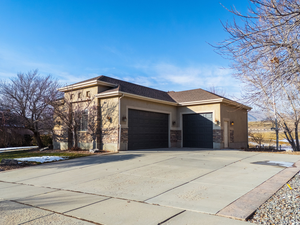 9225 N MOUNT AIREY DR Eagle Mountain, UT 84005