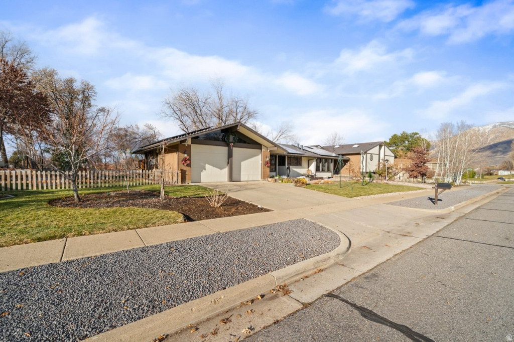 796 NANCY DR South Ogden, UT 84403