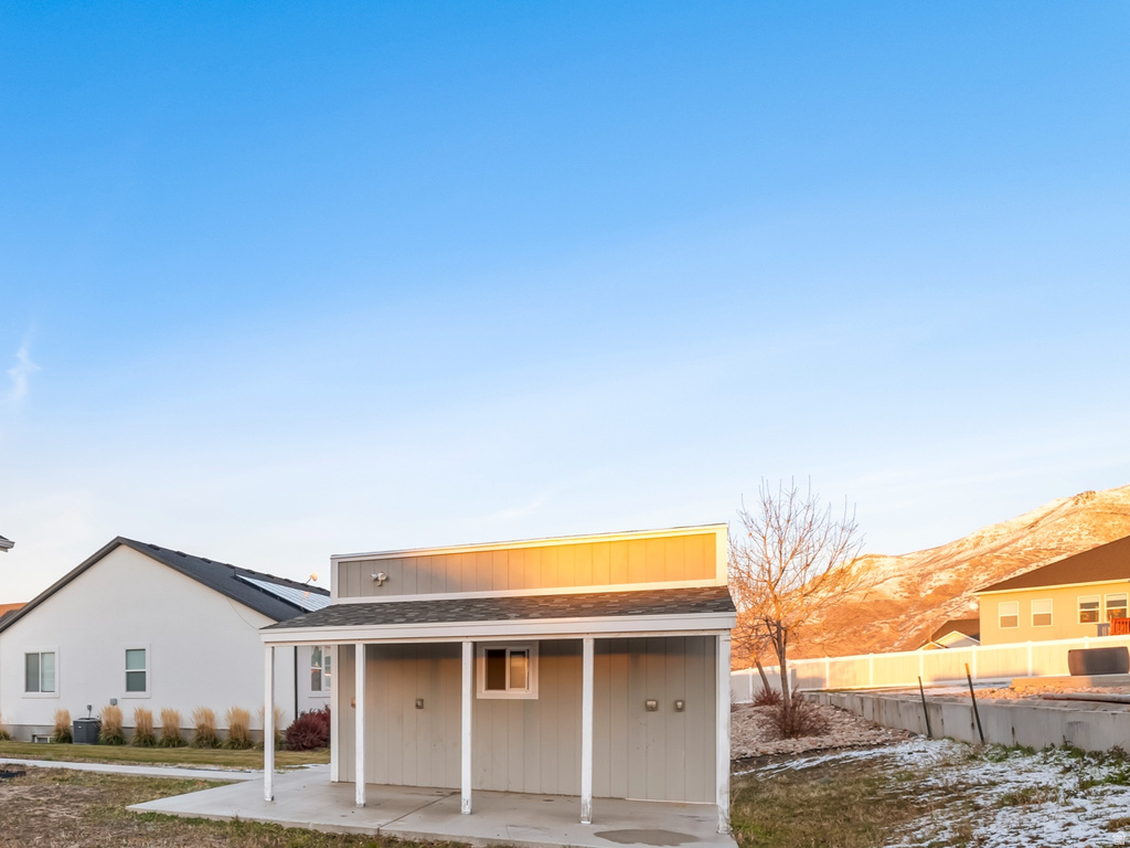 1077 S RED BARN VIEW DR Santaquin, UT 84655