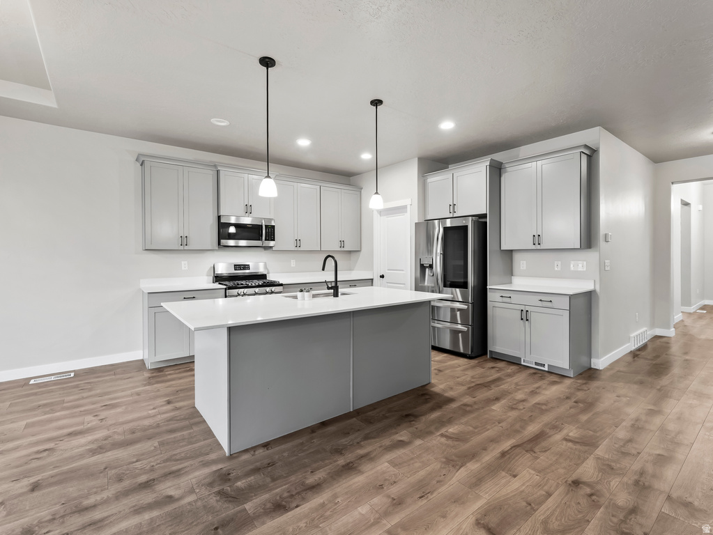 1077 S RED BARN VIEW DR Santaquin, UT 84655