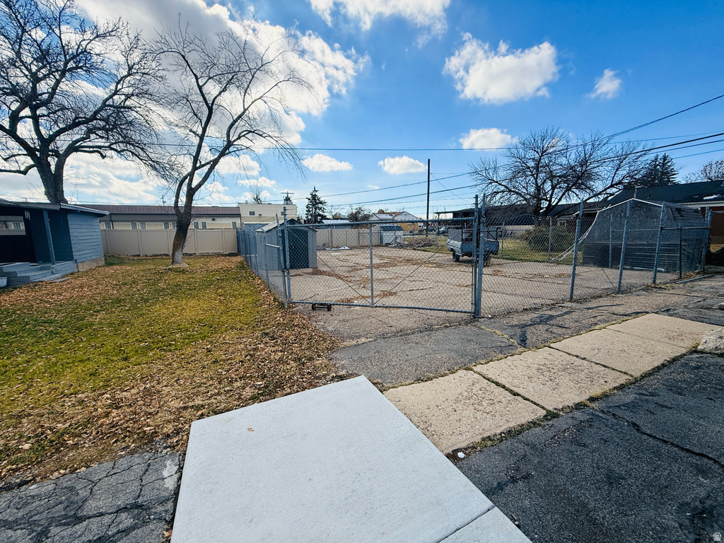 5315 S 1950 W Roy, UT 84067