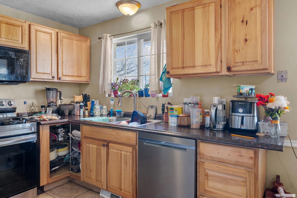 5828 S SALEM AVE Kearns, UT 84118